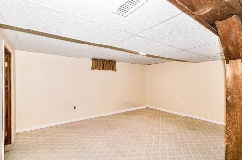 128 Tallyho Dr, Springfield MA  01118-1944 exterior