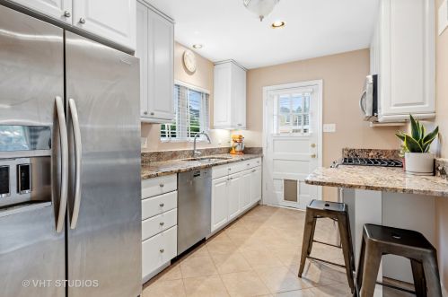 5656 Kenneth Ave, Chicago IL  60646-5906 exterior