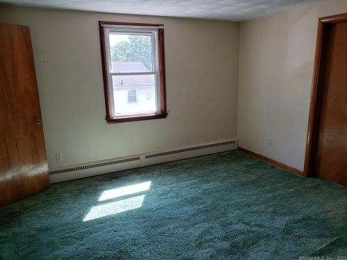 51 Gladiola St, New Britain CT 06053-3002 exterior