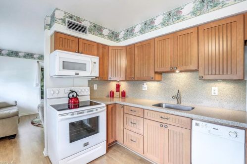 3760 12 St, Naples FL 34120-6418 exterior