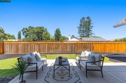 1711 Berrywood Dr, Concord CA 94521-2142 exterior