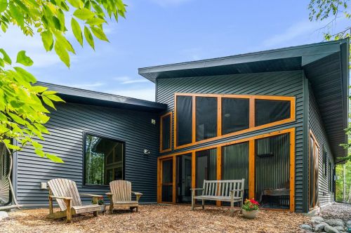 811 Mellwood Ave, Duluth MN 55804-1718 exterior