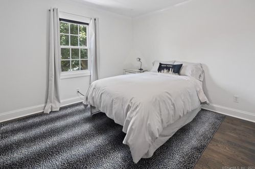 5 Mansfield Pl, Westport CT  06880-5045 exterior