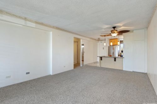 1031 Ala Napunani St, Honolulu HI  96818-1755 exterior