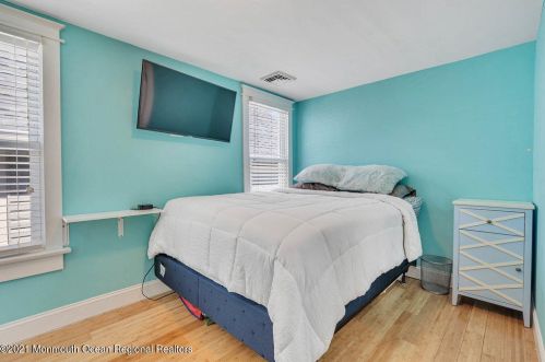 13 Ctr St, Locust NJ 07760-1712 exterior