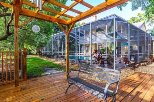 15704 Mifflin Ct, Tampa FL exterior