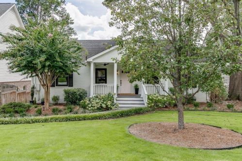 239 Midvale Dr, Atlanta GA  30342-3326 exterior