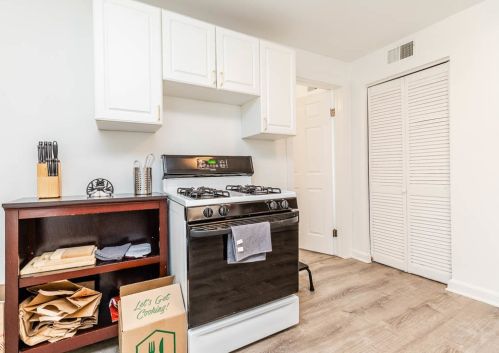 938 Noble St, Chicago IL  60642-5303 exterior