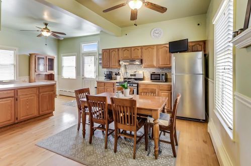 3436 Neenah Ave, Chicago IL 60638-1209 exterior