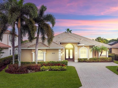 8924 One Putt Pl, Fort Pierce, FL 34986-3069