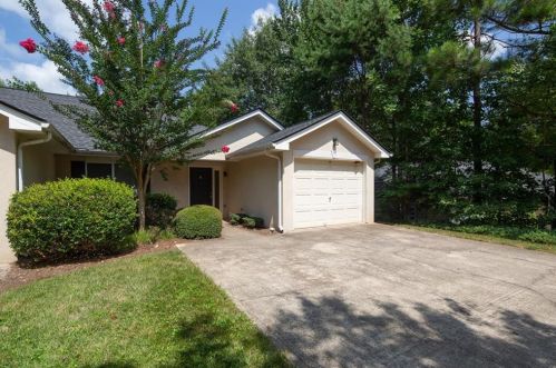 3905 Hidden Hollow Dr, Gainesville, GA 30506-4603