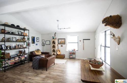 864 Hillside Dr, Spring Branch, TX 78070-3808