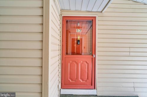 53 Aspen Ct, Trenton NJ  08619-4605 exterior