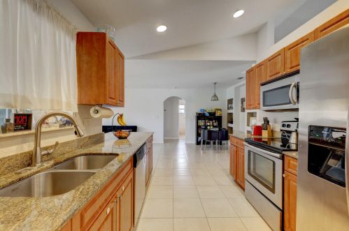 3419 Fashoda St, Fort Pierce FL 34953-4643 exterior