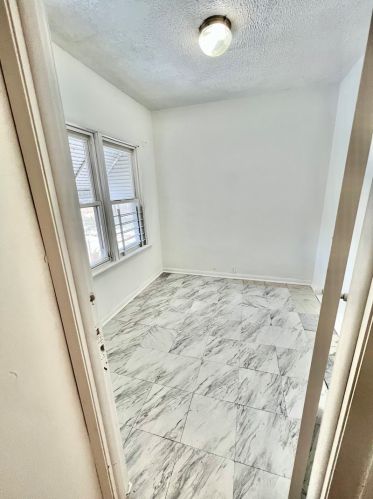 814 Harding Ave, Chicago IL 60805-1437 exterior