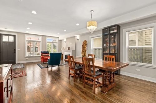 641 Bowen Ave, Chicago IL  60653-2824 exterior