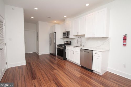 1146 15th St, Philadelphia, PA 19146-3141