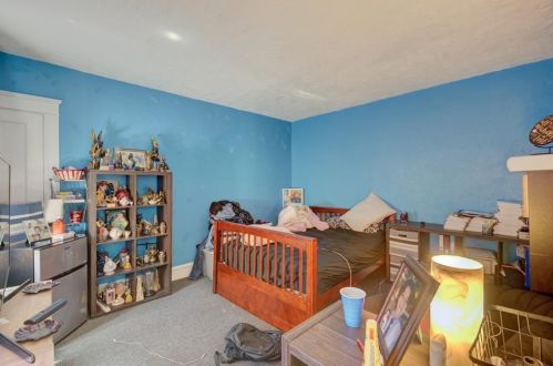 43 5 Ave, Woonsocket RI 02895-5019 exterior