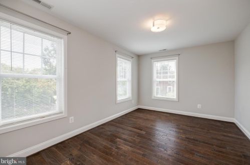 300 Mount Vernon Ave, Alexandria VA  22301-2232 exterior