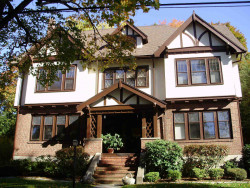 54 Oxford Rd, Newton, MA 02459-2405