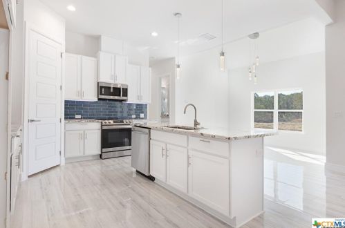 114 High Pt Cir, Spring Branch TX 78070-5065 exterior