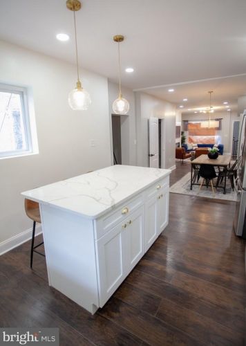 2022 21 St, Philadelphia PA 19145-2722 exterior