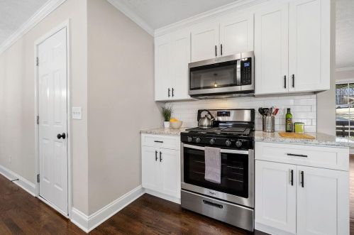 3740 High Pt Ln, Atlanta GA 30331-7906 exterior