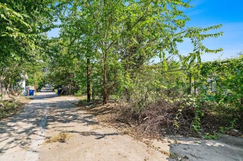 1008 8th St, Austin TX 78702 exterior