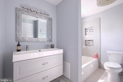 334 Cantrell St, Philadelphia PA  19148-3320 exterior