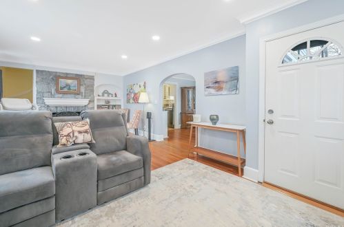 61 21 St, Huntington Station NY 11746-3259 exterior