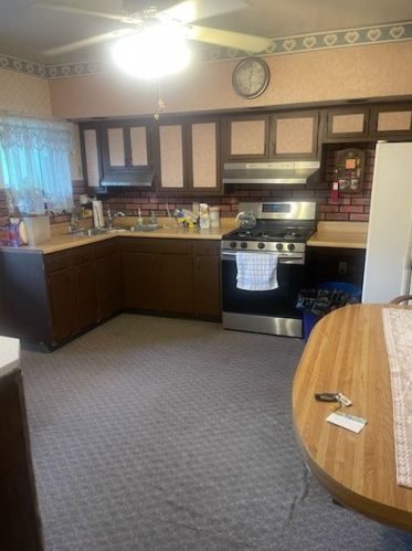 814 Freeland St, Pittsburgh PA 15210-1646 exterior