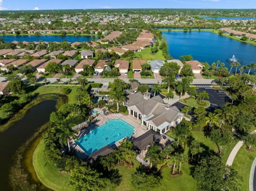 10084 Stonegate Dr, Fort Pierce FL 34987-2423 exterior