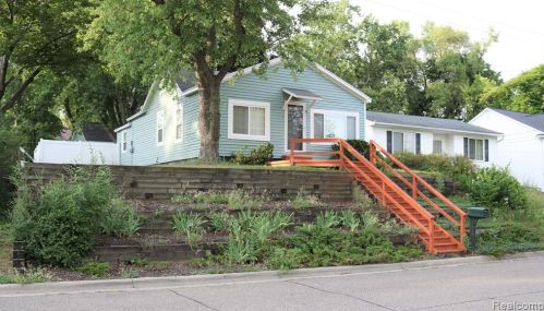 634 Renshaw St, Rochester, MI 48307-2656