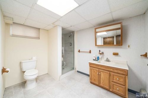 122 Harrison Ave, Hasbrouck Heights NJ 07604-1005 exterior