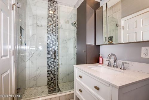 277 Broadway, East Freehold NJ 07728-1813 exterior