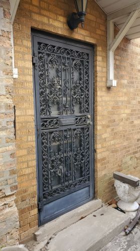 7624 Michigan Ave, Chicago IL 60628-6829 exterior