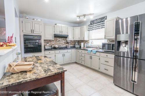 56 1st St, Perth Amboy NJ 08861-4333 exterior