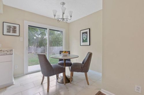 6913 Colony Loop Dr, Austin TX 78724-3751 exterior