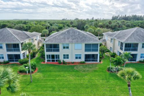 200 Southstar Dr, Fort Pierce FL 34949-9120 exterior