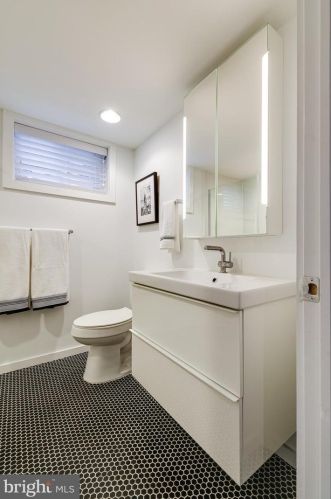 116 Gladden St, Alexandria VA 22304-2402 exterior