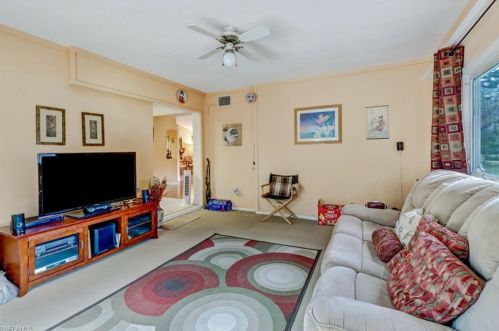 3230 27 Ave, Naples FL 34117-7141 exterior