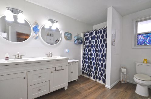 214 Lawrence St, Mishawaka IN 46545-6123 exterior