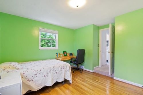 1152 Pinewood Dr, Pittsburgh PA 15243-1810 exterior