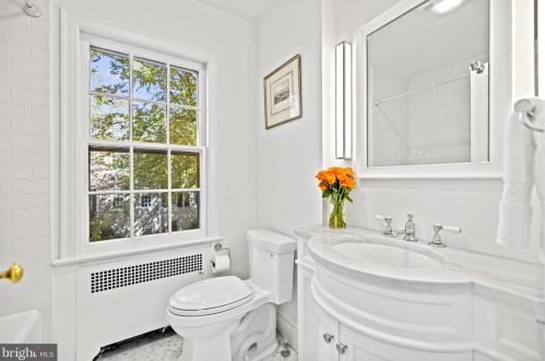 3324 Reservoir Rd, Washington DC  20007-2311 exterior