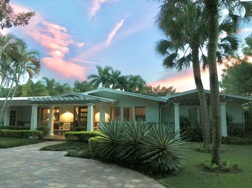 130 1st Ave, Naples, FL 34102-5903