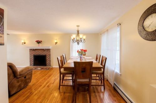 9 Quaker Rd, Worcester MA 01602-2298 exterior