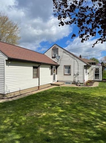 1122 Mcclelland St, Monaca, PA 15061-1633