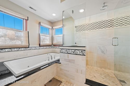 323 Kenmore Ave, Elmhurst IL 60126-3517 exterior