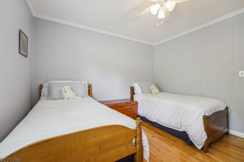 69 Sutton Dr, Berkeley Heights NJ 07922-2513 exterior