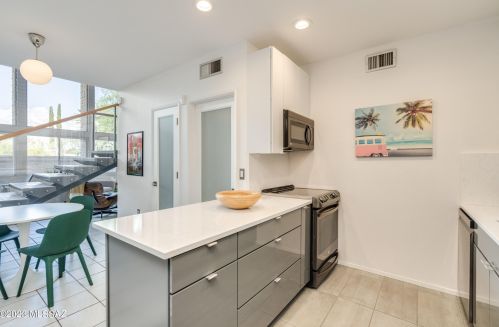 8731 Old Spanish Terrace Dr, Tucson AZ  85710-4072 exterior